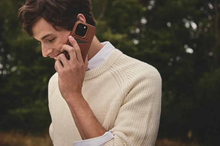 ON_MODEL_FULL_LEATHER_IPHONE16PRO_PRO MAX_WALLET_&_NONWALLET_TAN_016-V2.webp